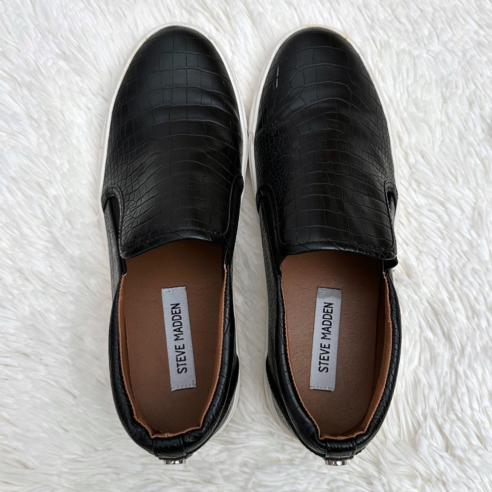 Steve Madden Amplify Slip On Sneaker
